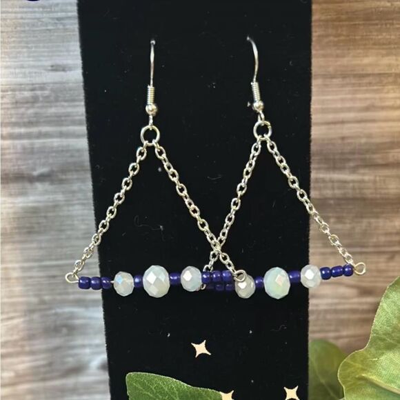 HOT 🔥 NEW ITEM!!! Beautifully Hand Crafted Earrings - Picture 1 of 2